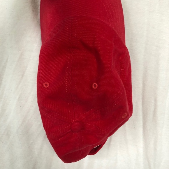 Red baseball cap - Picture 2 of 3